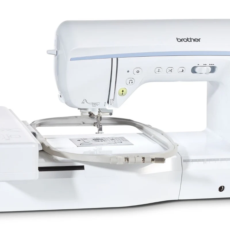 Brother Innov-is 2700 mit Stickmodul
