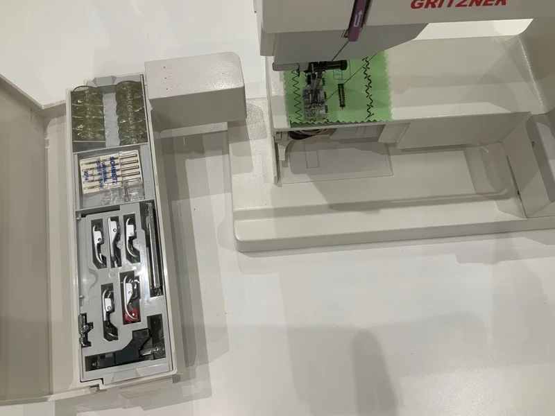 GRITZNER - Tipmatic 1037 - Nähmaschine mit Obertransporter
