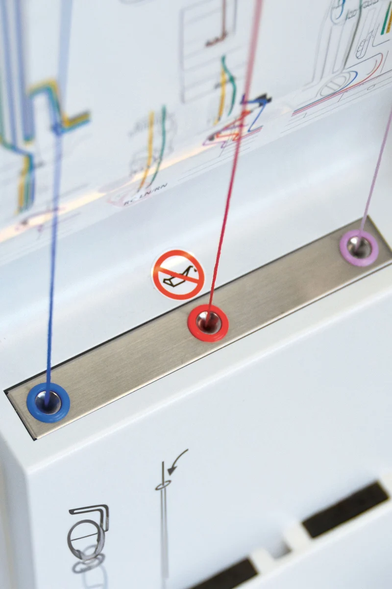 BERNINA L 890 Overlock/Coverstitch-Combo