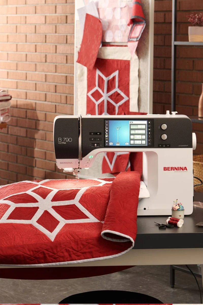 BERNINA 790 ULTRA mit Stickmodul L (SDT)