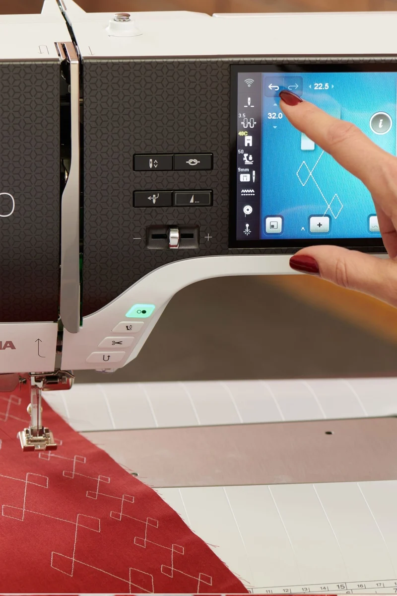 BERNINA 790 ULTRA mit Stickmodul L (SDT)
