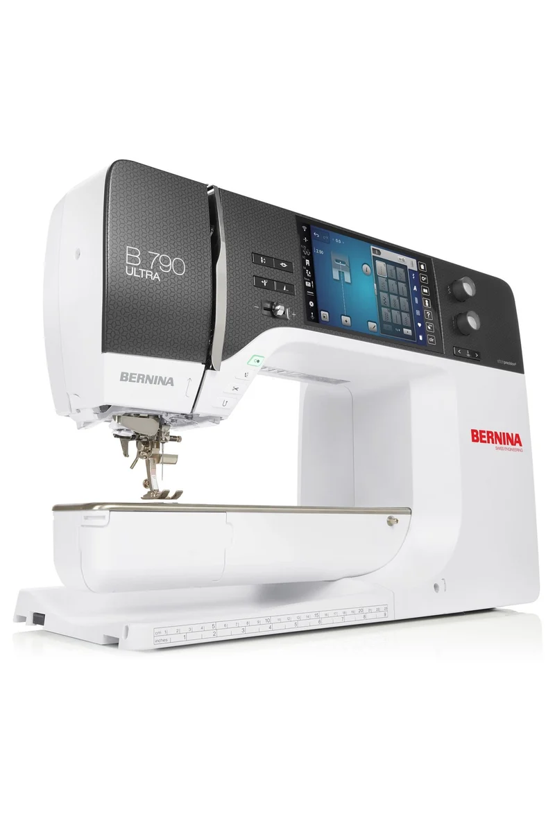 BERNINA 790 ULTRA mit Stickmodul L (SDT)