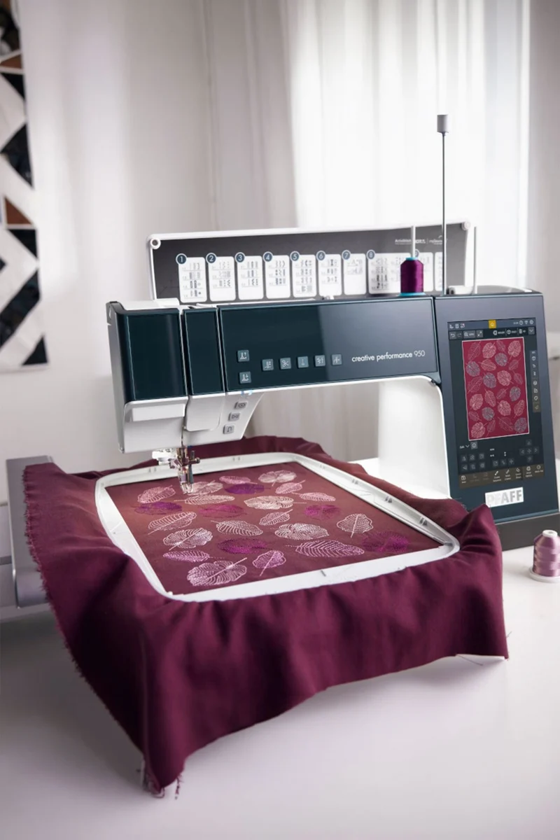 PFAFF creative performance 950 Näh- und Stickmaschine
