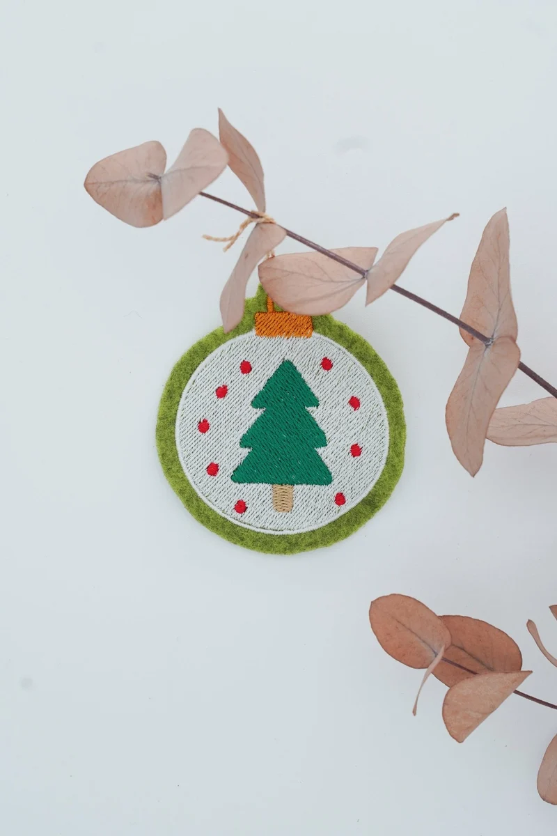 Stickdatei Weihnachtskugel