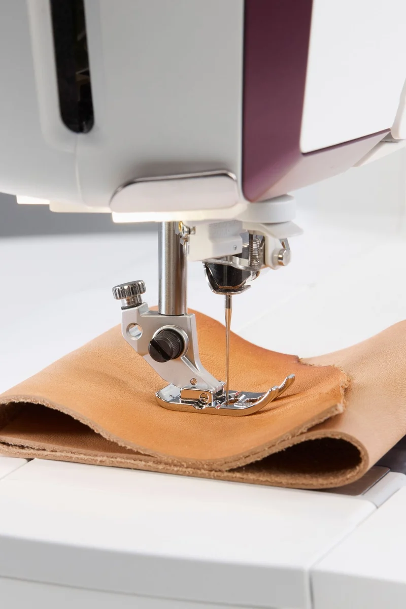 Husqvarna VIKING Designer Topaz 65 Näh- & Stickmaschine