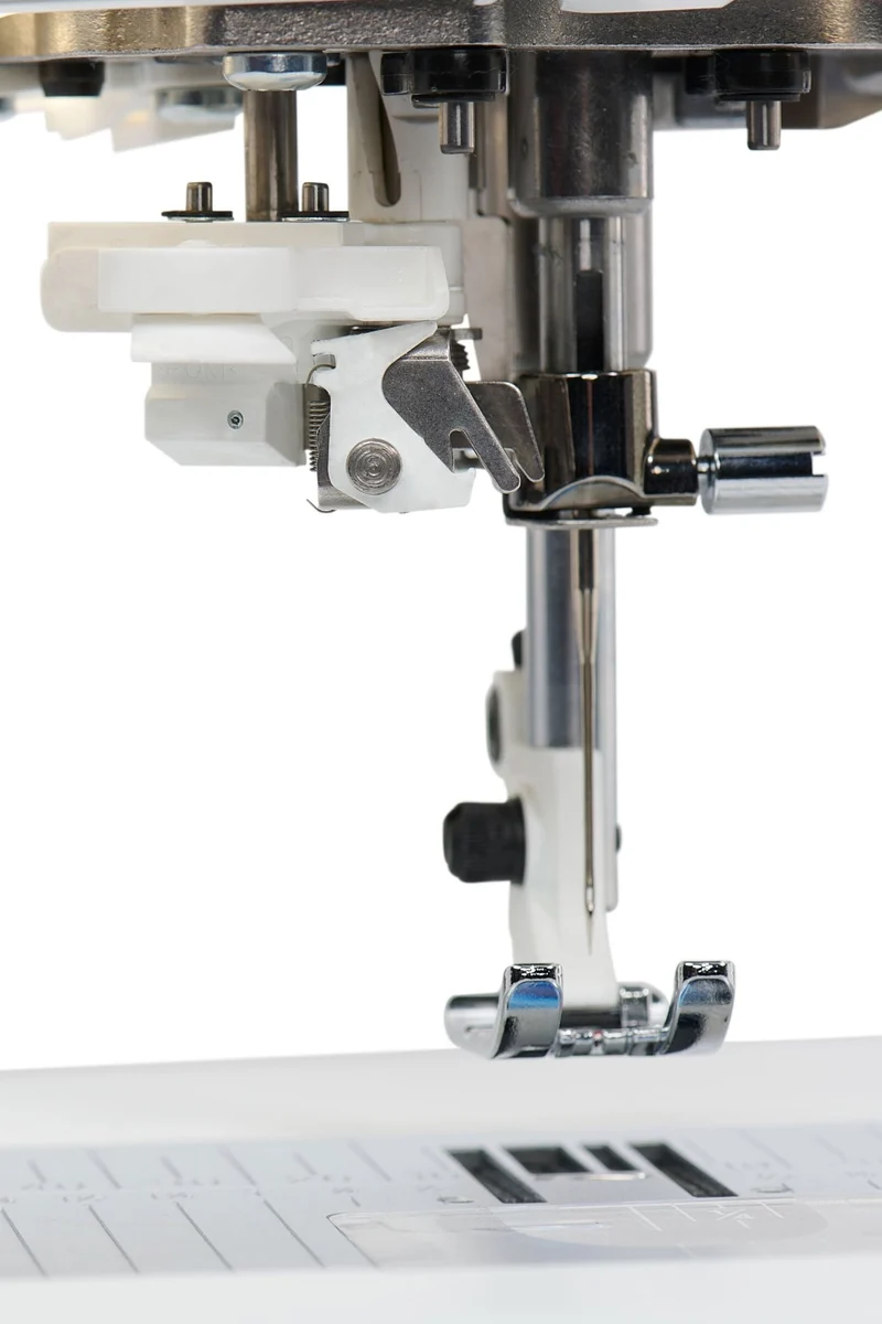 Husqvarna VIKING Designer Ruby 90 Näh- & Stickmaschine