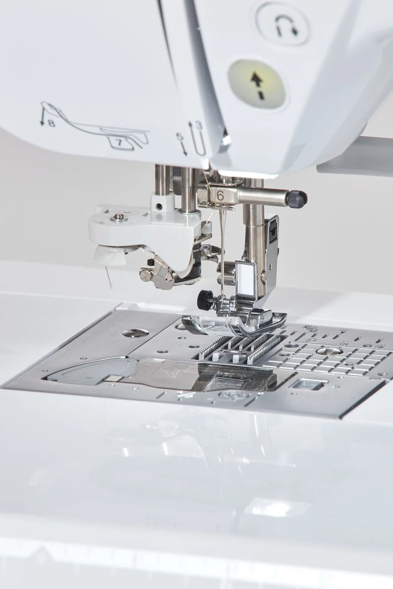 Brother Innov-is NV2700 Näh- & Stickmaschine