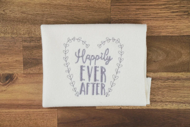 Stickdatei Hochzeit »Happily EVER AFTER« – 89,7 × 98,1 mm