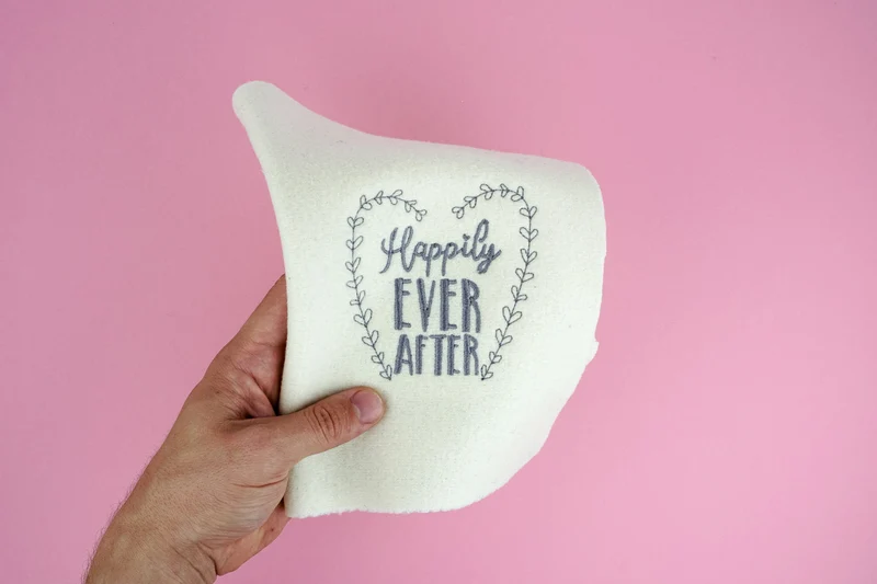 Stickdatei Hochzeit »Happily EVER AFTER« – 89,7 × 98,1 mm