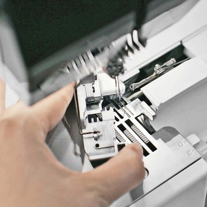 Bernina L 890 Over /- Coverlock