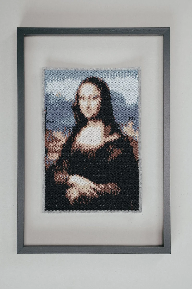 Stickdatei realistische Kunst »Mona«