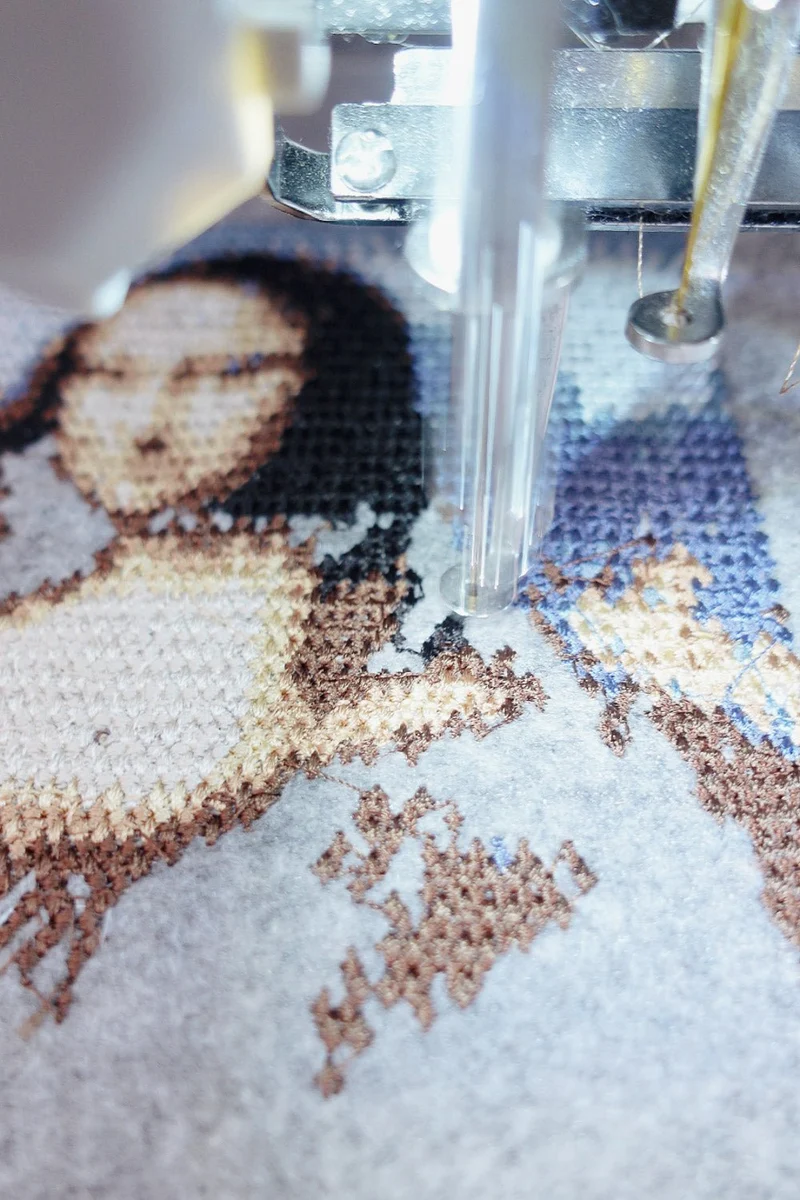 Stickdatei realistische Kunst »Mona«