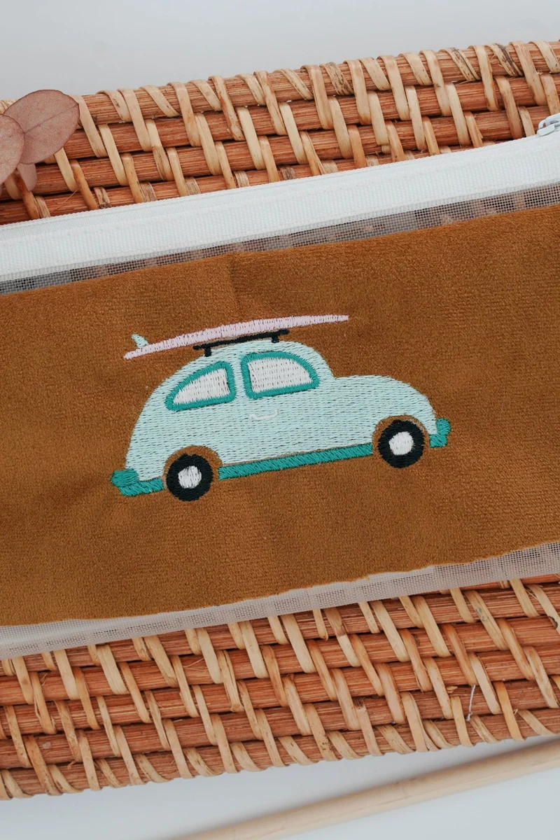 Stickdatei Auto mit Surfbrett