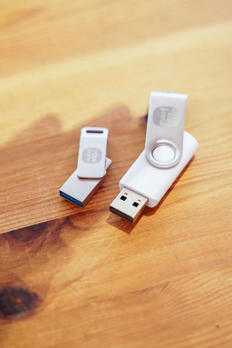 USB Stick für Stickmaschine mit 50€ Stickdateien