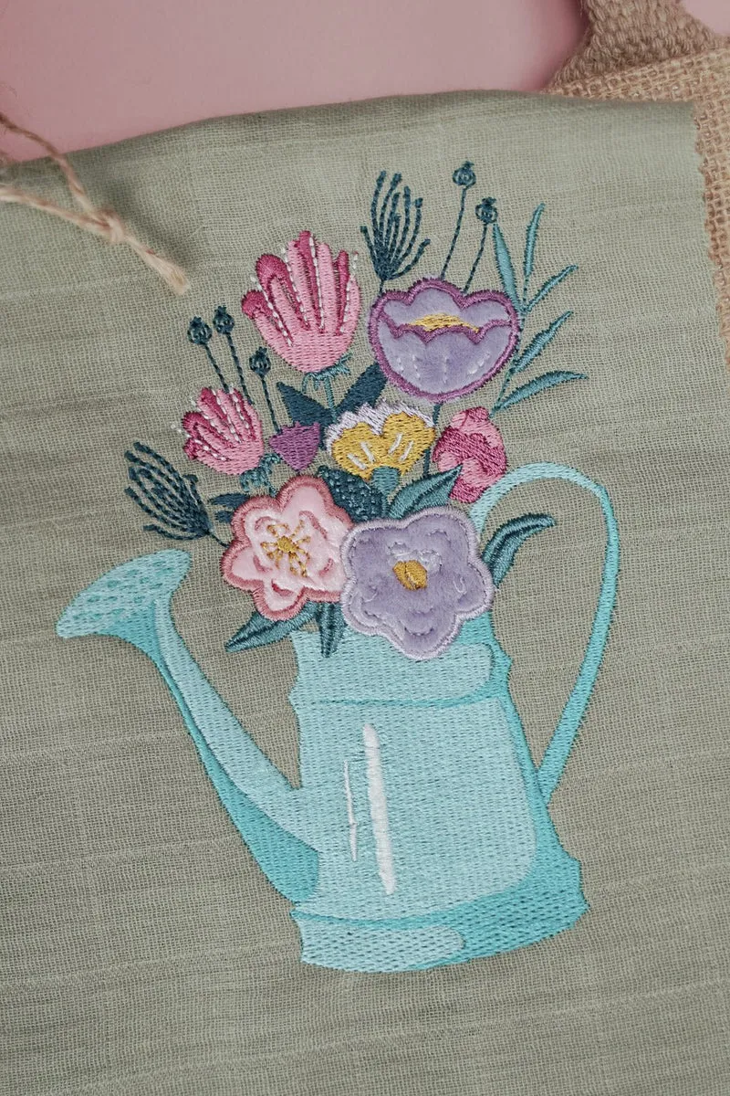 Stickdatei Gießkanne mit Blumen