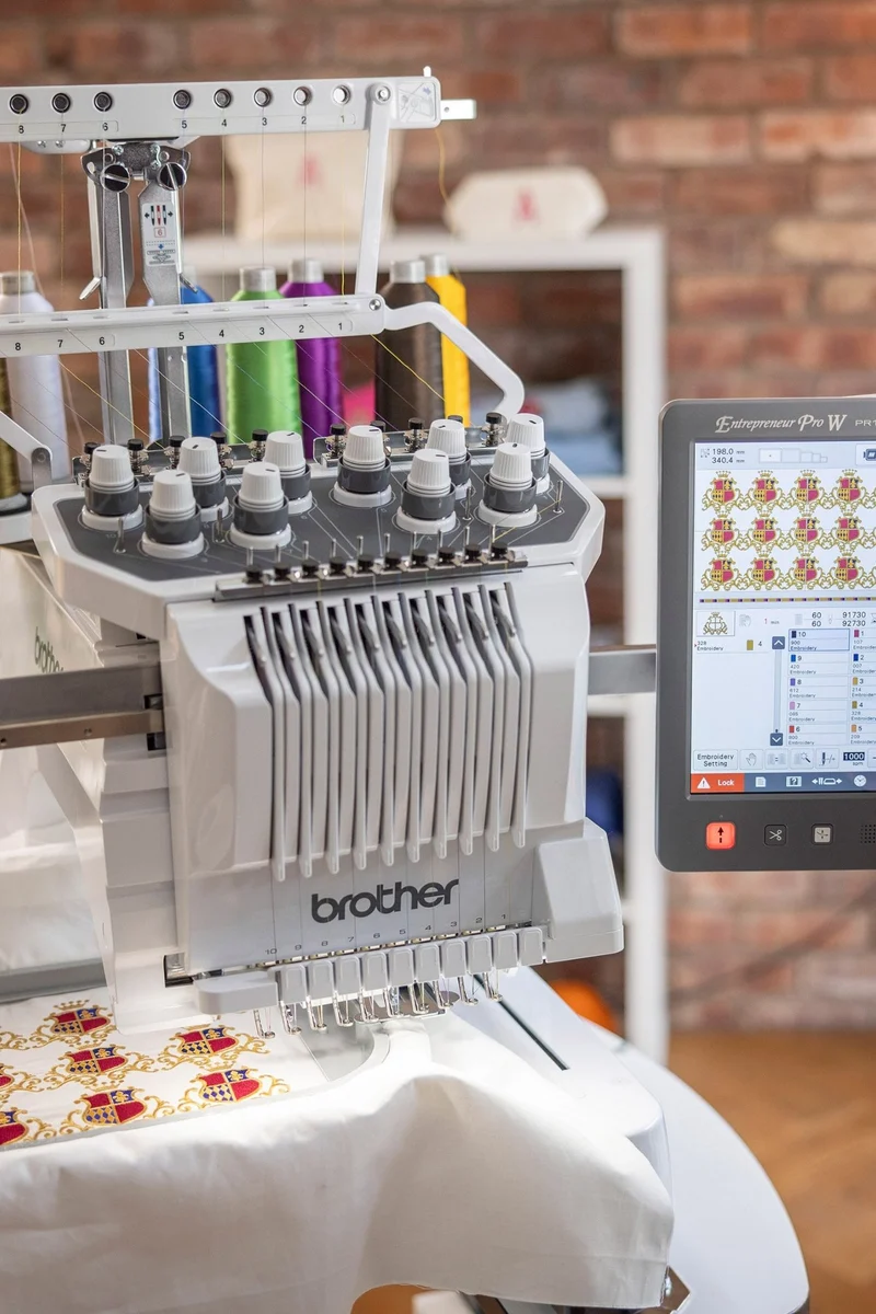 Brother PR1060W 10-Nadel-Stickmaschine