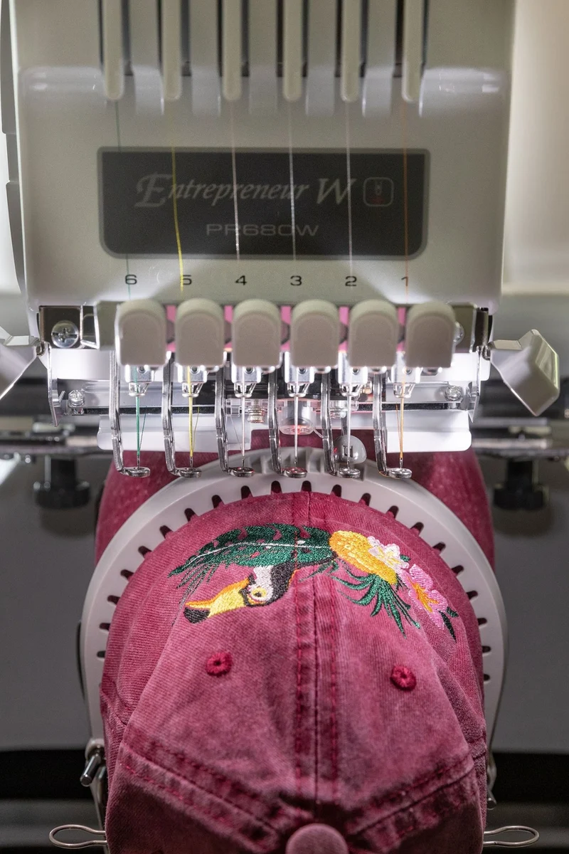 Brother PR680W 6-Nadel-Stickmaschine