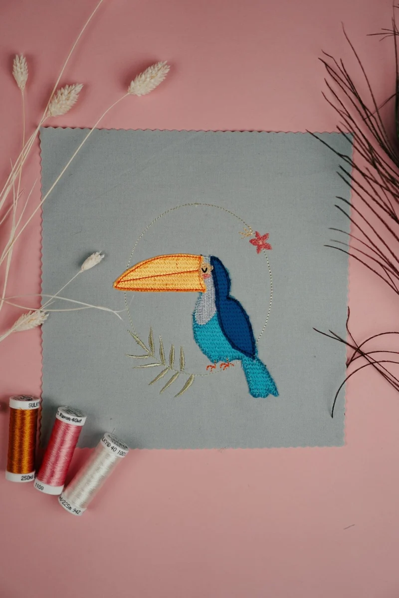 Stickdatei Tukan – für 12 × 18 cm Rahmen