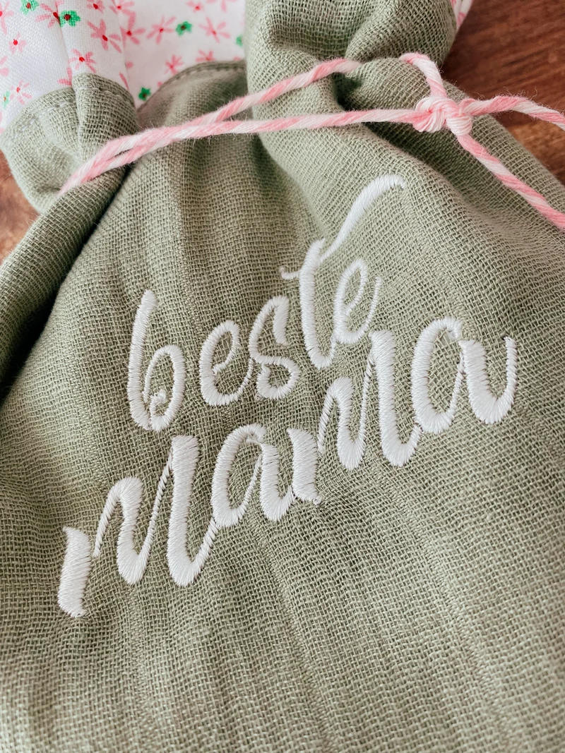Stickdatei Beste Mama – 94,7 × 76,8 mm