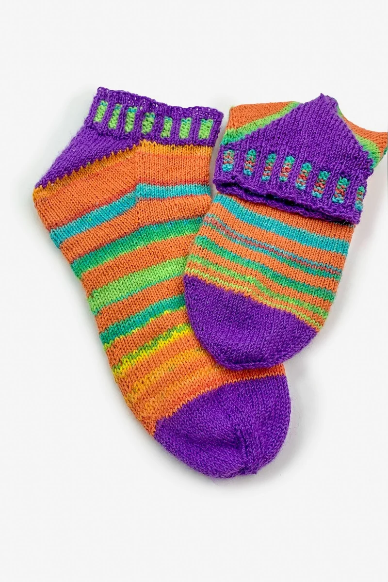 Strickanleitung Sneakersocken XENIE (PDF)