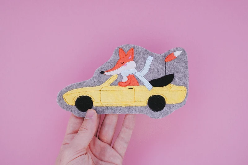 Stickdatei Fuchs mit Auto