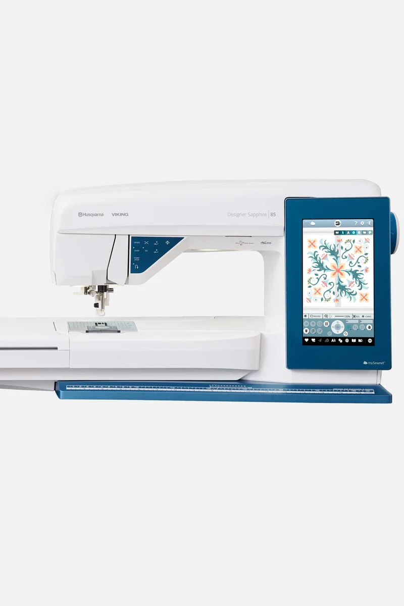 Husqvarna VIKING™ Designer Sapphire 85 mit Stickeinheit
