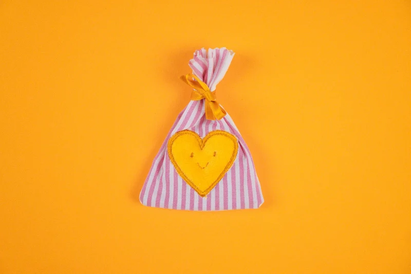 ITH Stickdatei Beutelchen (+ GRATIS Applikation Herz)