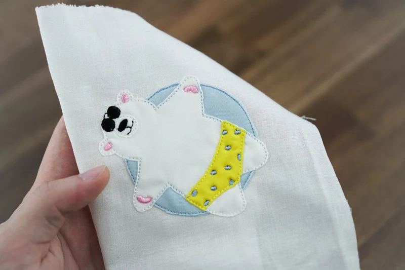 Stickdatei Eisbär im Pool (Applikation) – 91 × 84,5 mm