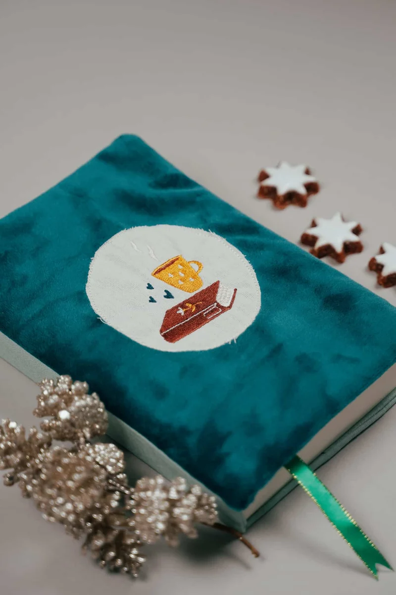 Stickdatei Buch Ornament