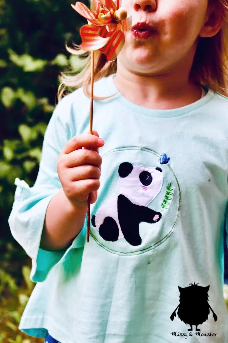 Stickdatei PANDA Pit mit Schmetterling
