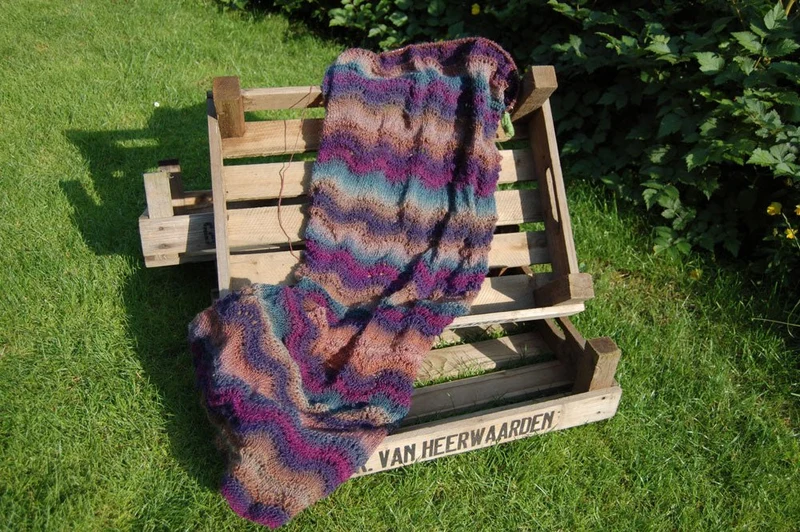 Strickanleitung Tuch mit Wellenmuster (PDF)