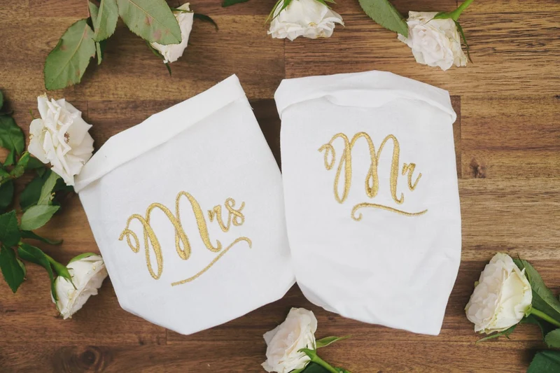 Stickdatei »Mrs & Mr« – 82,4 × 64,8 mm