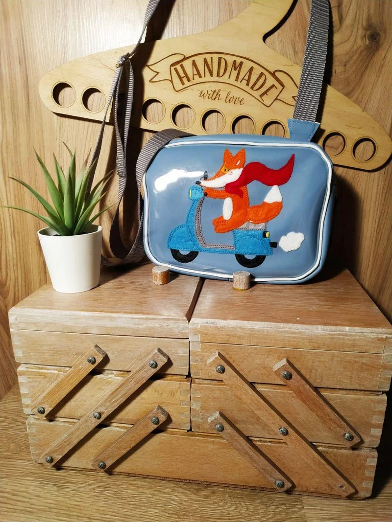 Stickdatei Applikation Fuchs auf Roller