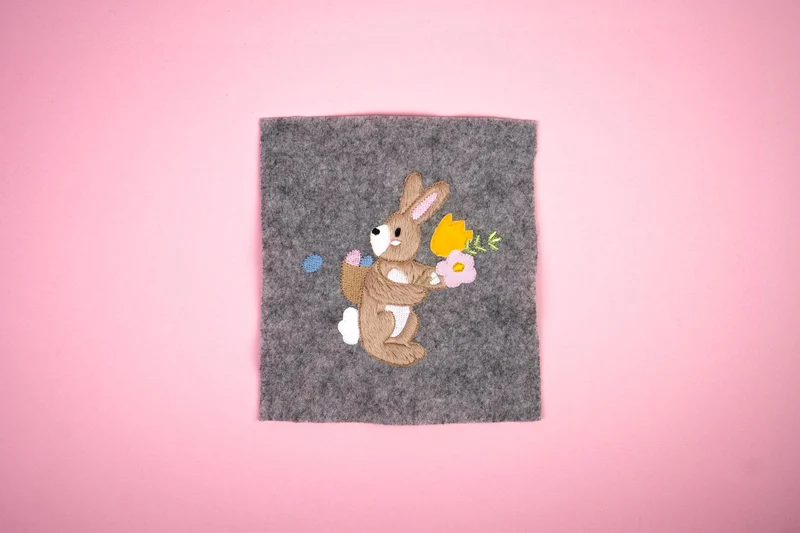 Stickdatei Osterhase bringt Eier