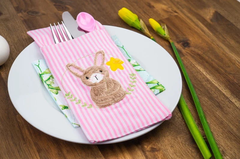 Stickdatei Hase mit Blume