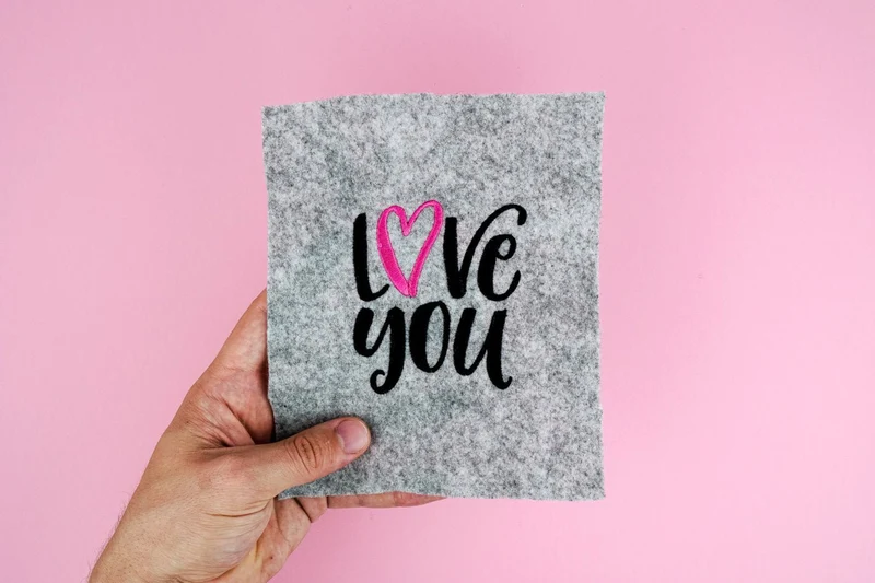 Stickdatei Schriftzug "Love you" – 86,2 × 96,2 mm
