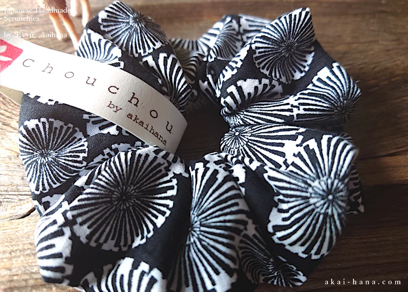 Japanese Handmade Scrunchies, Monotone Floral ⦿scaf0005