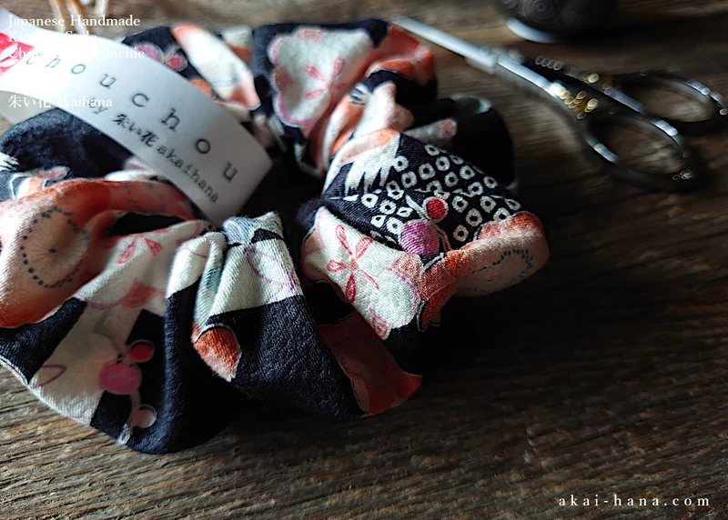 Japanese Handmade Kimono style Scrunchies, Ume (Plum) and Hikita Black, scjf0004