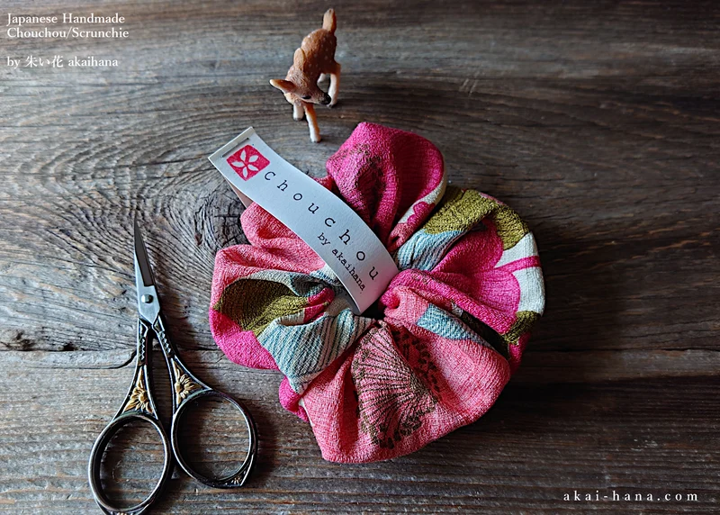 Japanese Handmade Scrunchies, Retro Floral ⦿scjf0018