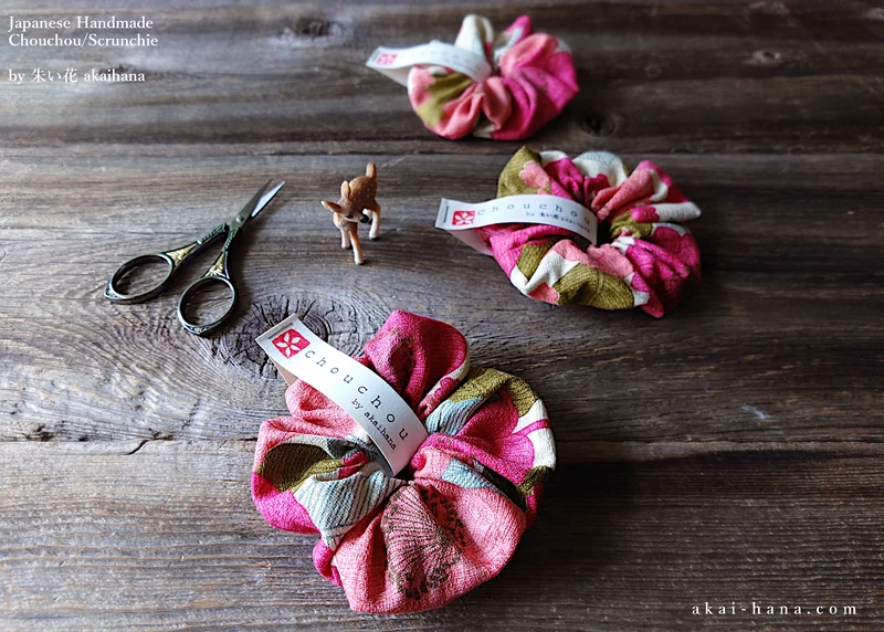 Japanese Handmade Scrunchies, Retro Floral ⦿scjf0018