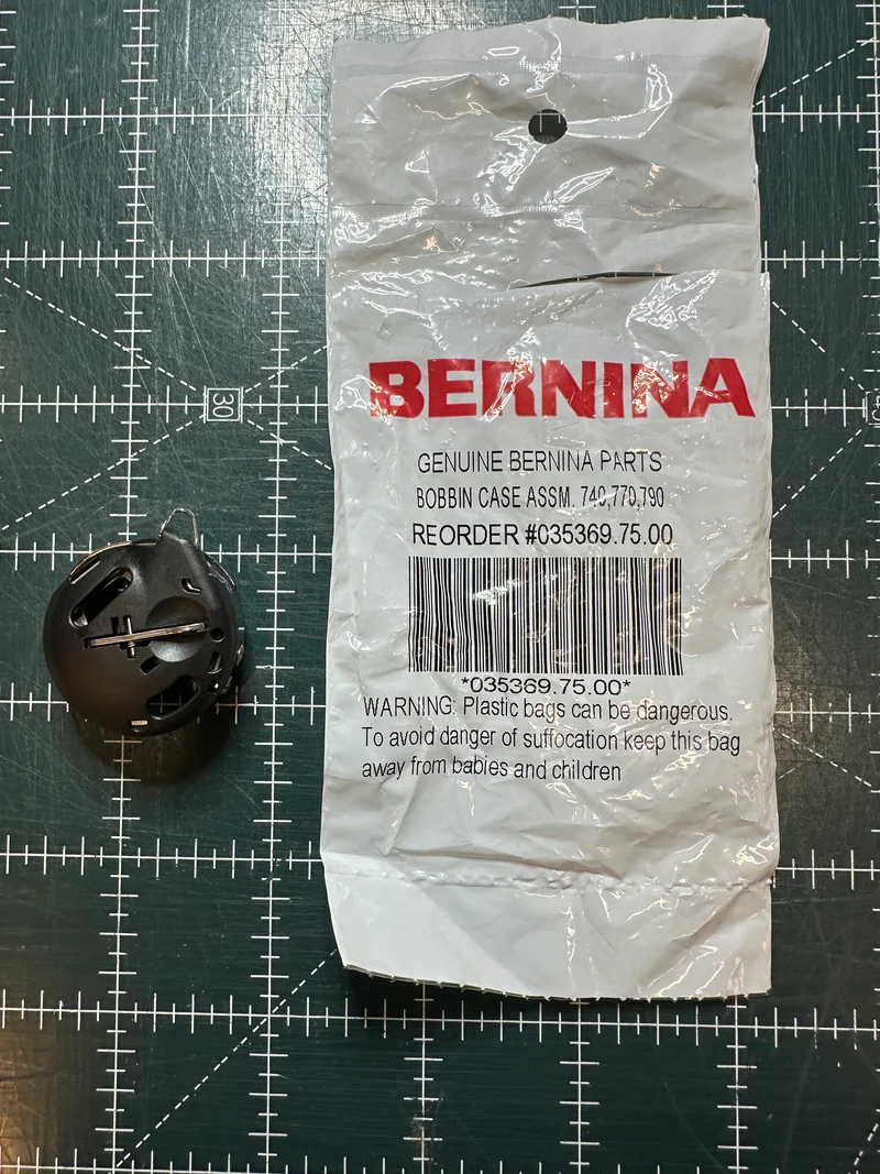 Bernina bobbin case fits 790 770 765 740 735 720 590 570 535 480 475 435 990 FW