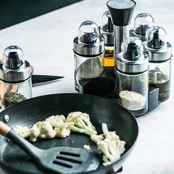 Rotating Seasoning Pot