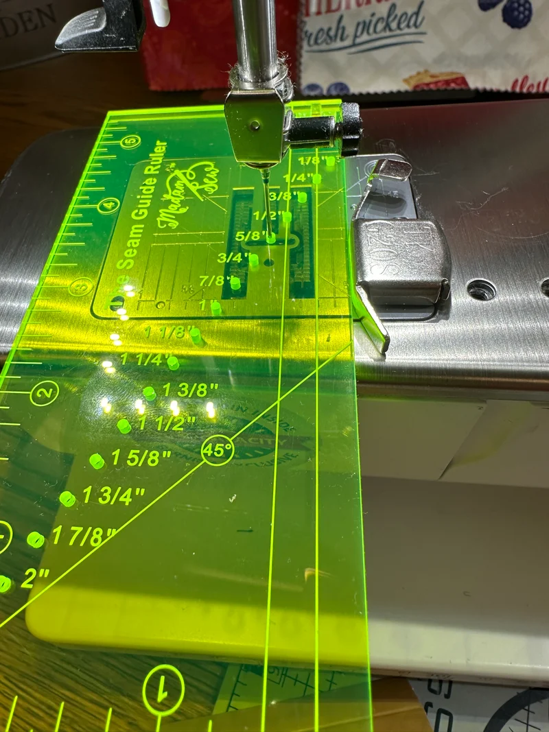 Seam Guide ruler with magnet B74