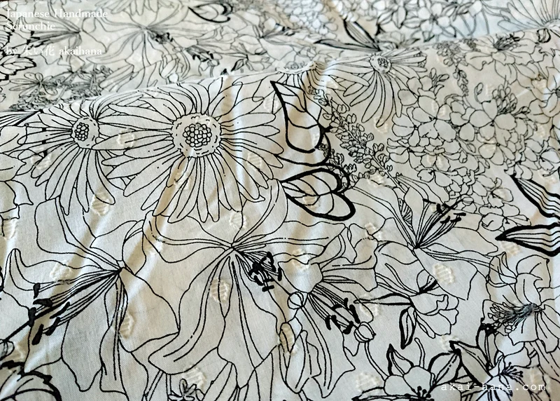Japanese Handmade Chouchou/Scrunchies, Line Drawing Floral, Black x Ivory, scjf0050