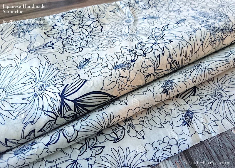 Japanese Handmade Scrunchies, Line Drawing Floral, Navy x White, scjf0051