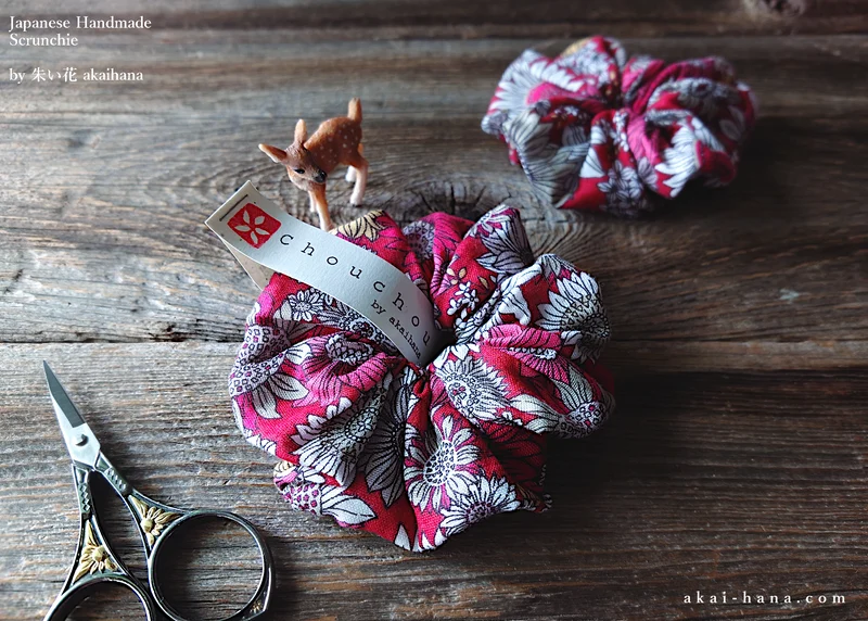 Japanese Handmade Double Gauze Scrunchies, Flower Garden Red ⦿scjf0079