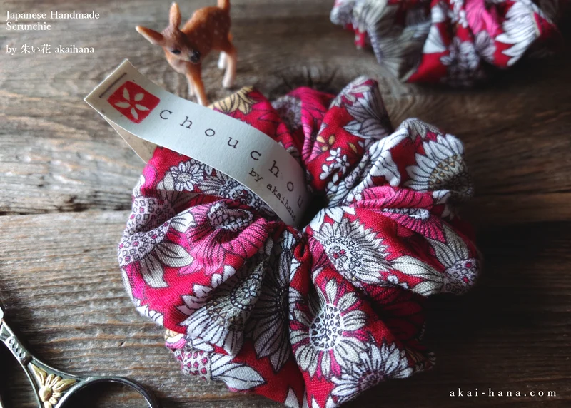 Japanese Handmade Double Gauze Scrunchies, Flower Garden Red ⦿scjf0079