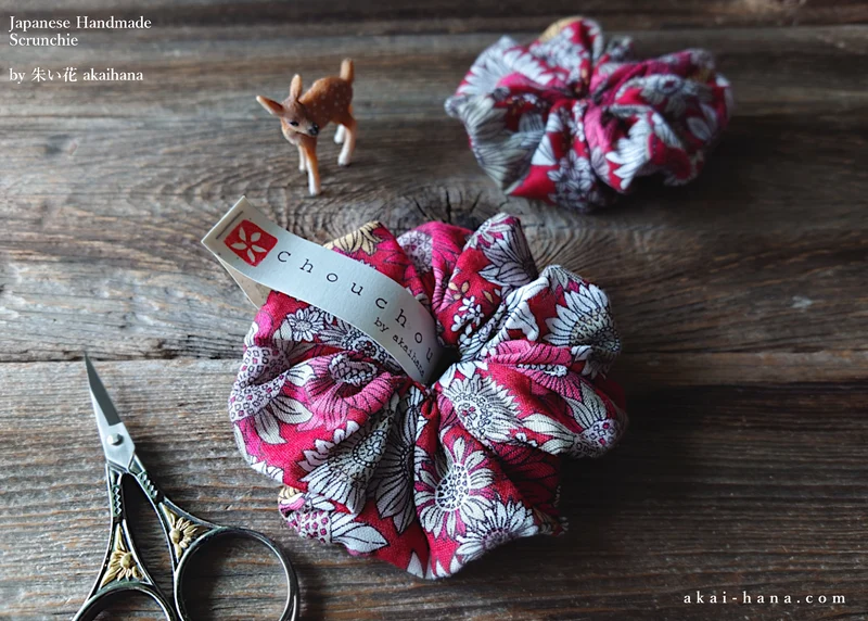 Japanese Handmade Double Gauze Scrunchies, Flower Garden Red ⦿scjf0079
