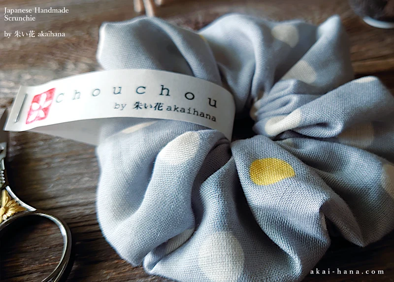 Japanese Handmade Double Gauze Scrunchies, Soda Dots Gray, scjf0083