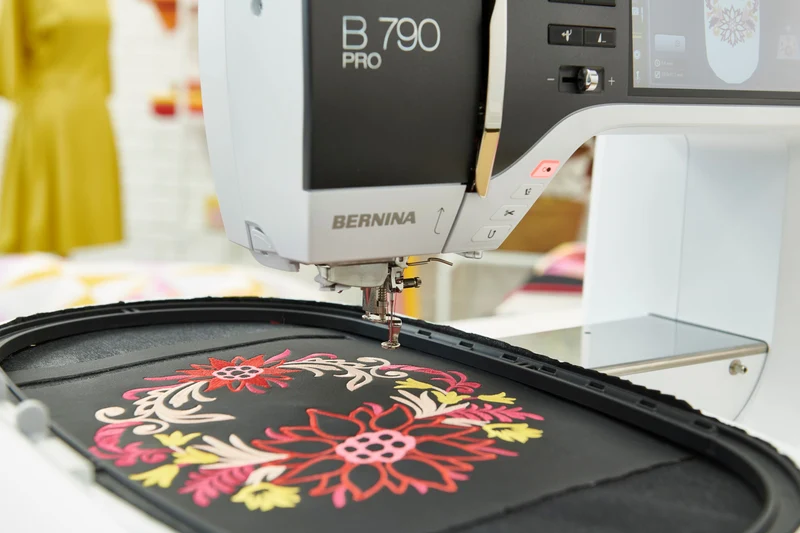 BERNINA 790 PRO mit SDT-Stickmodul